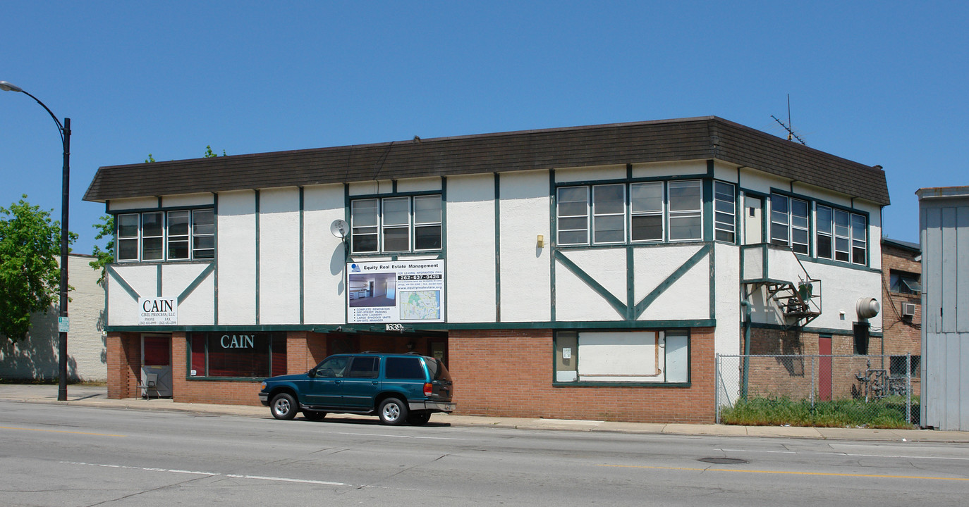 Douglas Avenue Apartments in Racine, WI - Building Photo