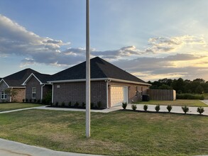 2015 Luke Ln in Deridder, LA - Foto de edificio - Building Photo