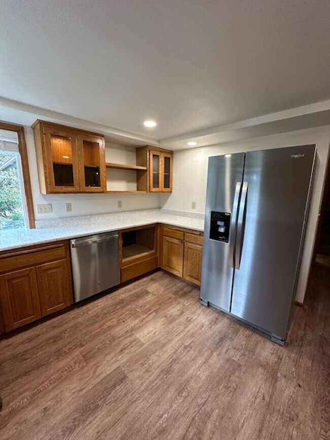 23601 Labare Rd in Philomath, OR - Building Photo - Building Photo