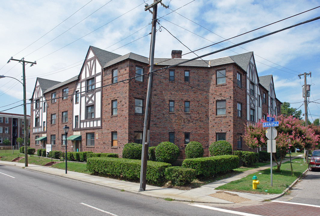 Fairview Apartments in Norfolk, VA - Building Photo