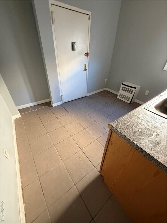 110 School St in Yonkers, NY - Building Photo
