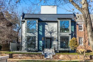 3921 W St NW in Washington, DC - Building Photo
