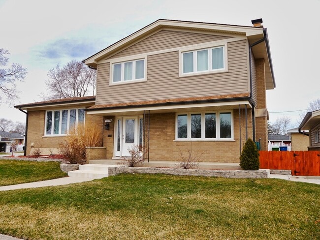 property at 10109 S Kilbourn Ave
