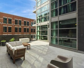 225 S Sangamon St in Chicago, IL - Building Photo - Building Photo