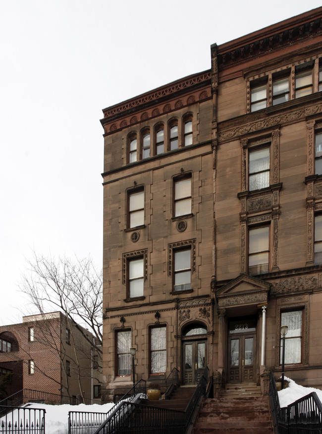 2BR bi-level apartment in historic brownstone in Philadelphia, PA - Building Photo - Building Photo