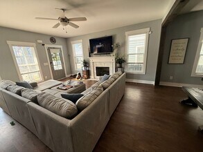 6014 California Ave in Nashville, TN - Building Photo - Building Photo