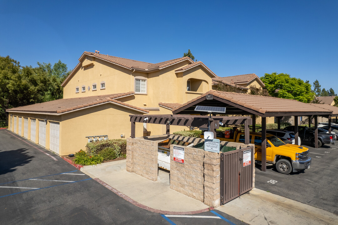 The Reserves at Madison Park in Murrieta, CA - Foto de edificio