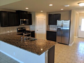 6018 Red Rose in San Antonio, TX - Building Photo - Building Photo