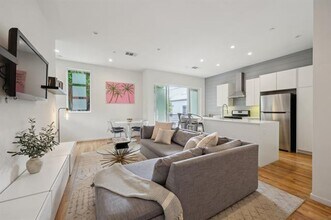 3816 San Jacinto St in Dallas, TX - Building Photo - Building Photo