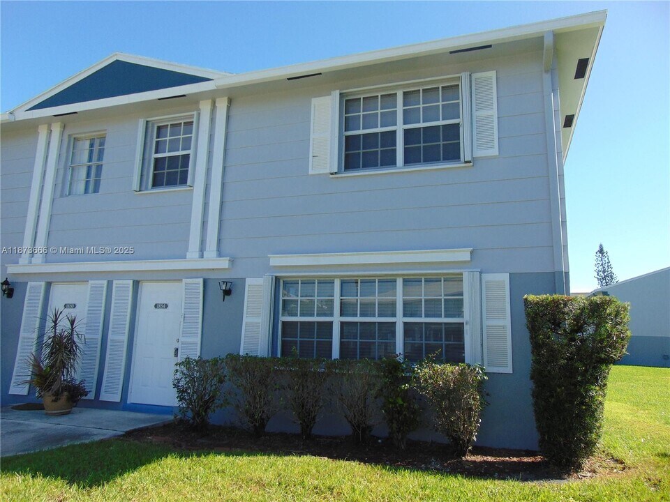1854 SW 81st Ln in Davie, FL - Building Photo