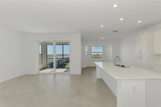 17565 Opal Sand Dr in Venice, FL - Building Photo - Building Photo