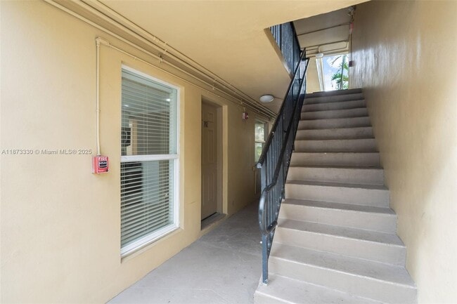 241 S Royal Poinciana Blvd in Miami Springs, FL - Building Photo - Building Photo