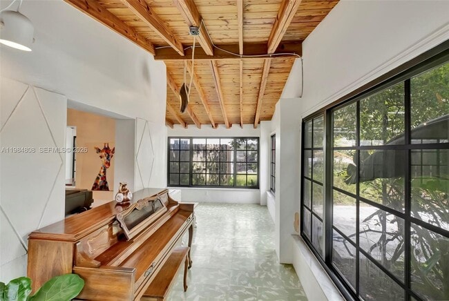 1224 NE 182nd St in North Miami Beach, FL - Building Photo - Building Photo