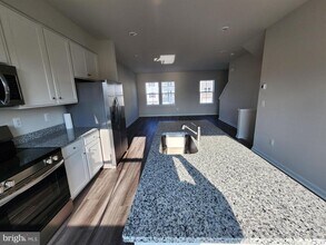 114 Milburn Dr in Martinsburg, WV - Building Photo - Building Photo