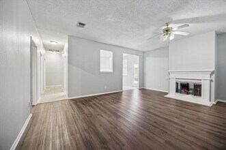 3933 Parkhaven Dr in Denton, TX - Building Photo - Building Photo