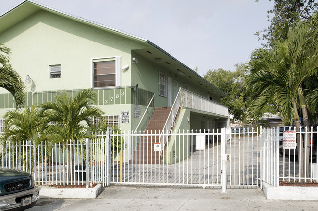 3738 NW 23rd Ave in Miami, FL - Building Photo - Building Photo