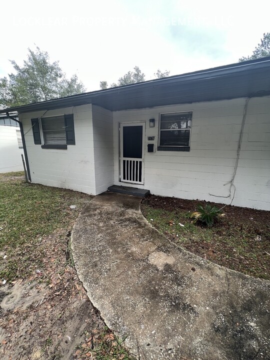 7178 Conant Ave in Jacksonville, FL - Building Photo