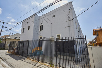 1322 S Catalina St in Los Angeles, CA - Building Photo - Building Photo