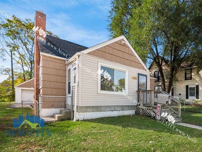 Ranch Home with Semi-Finished Basement & Lots of Storage in Columbus, OH - Building Photo - Building Photo