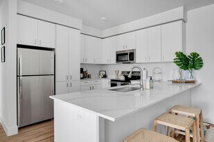 Tilian Point in Woodburn, OR - Building Photo