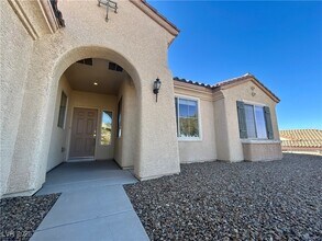 2487 Hardin Ridge Dr in Henderson, NV - Building Photo - Building Photo