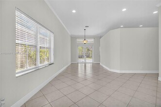 1579 Banyan Way in Weston, FL - Building Photo - Building Photo