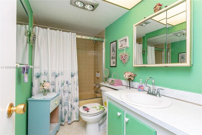 1001 NE 14th Ave in Hallandale Beach, FL - Building Photo - Building Photo