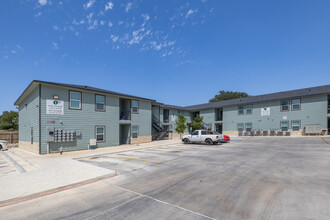 Ingram Apartments in San Antonio, TX - Building Photo - Building Photo