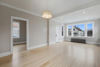 4554 S Washtenaw Ave., Unit 2 in Chicago, IL - Building Photo - Building Photo