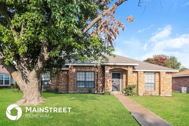 property at 2313 Crestview Ln