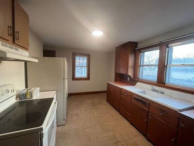 976 Woodlawn Ave in Newark, OH - Building Photo - Building Photo