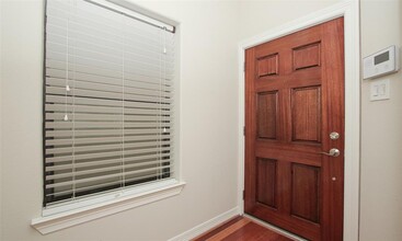 908 Garden Oaks Terrace in Houston, TX - Building Photo - Building Photo