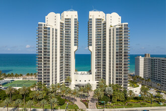 Ocean One in Sunny Isles Beach, FL - Building Photo - Building Photo