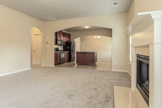 181 Stillwood Dr in Newnan, GA - Building Photo - Building Photo