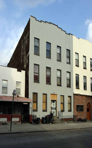 757 Hart St in Brooklyn, NY - Building Photo