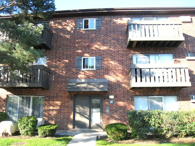 property at 187 Pickwick Dr