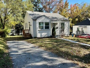 7121 Lamont Dr in St. Louis, MO - Building Photo - Building Photo