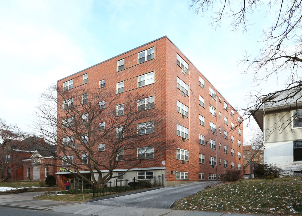 Gillette Apartments in Hartford, CT - Building Photo