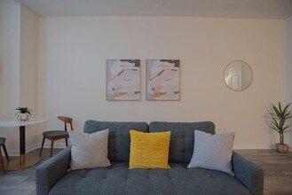 125 W Market St in Indianapolis, IN - Foto de edificio - Building Photo