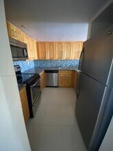 6970 NW 186th St in Hialeah, FL - Building Photo - Building Photo