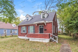 802 Van Buren St in Cincinnati, OH - Building Photo - Building Photo