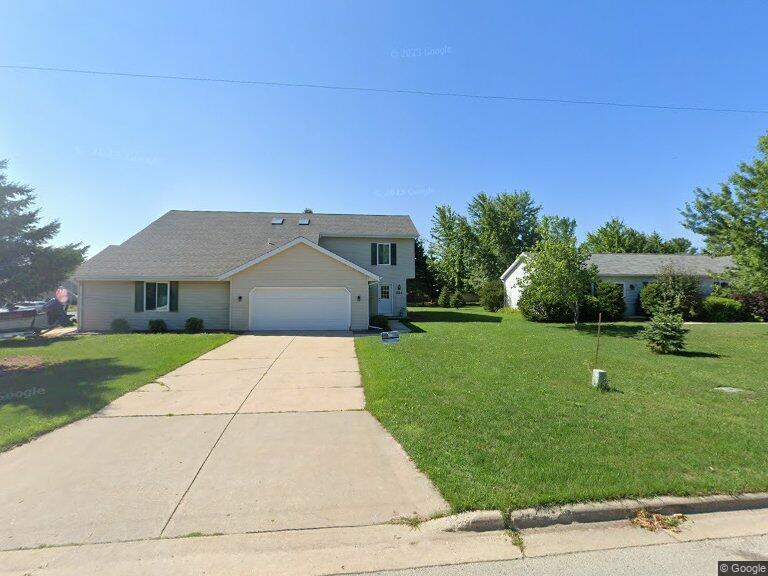 231 Church Rd in Luxemburg, WI - Building Photo
