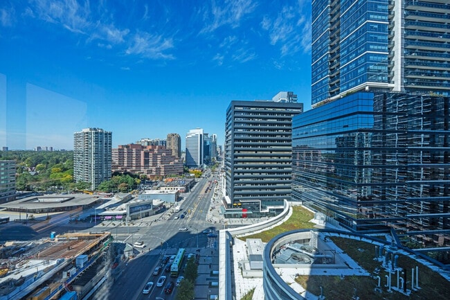 4790 Yonge St in Toronto, ON - Building Photo - Building Photo