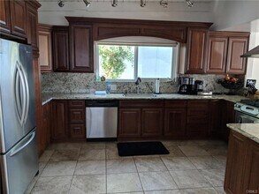 637 13th St in Manhattan Beach, CA - Building Photo - Building Photo