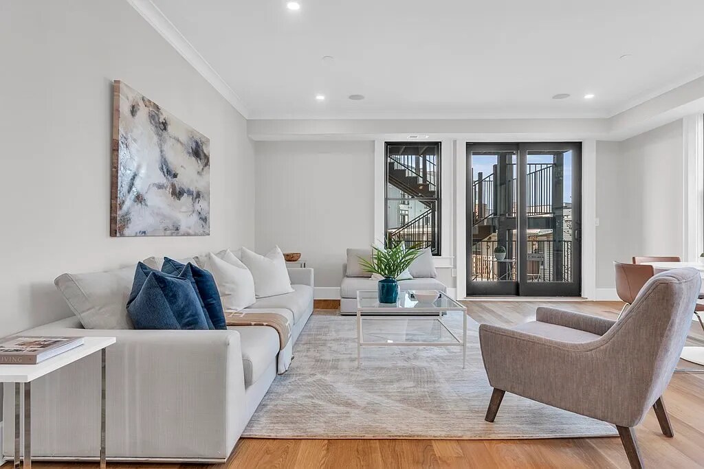 9 Glover Ct, Unit Glover Ct in Boston, MA - Building Photo
