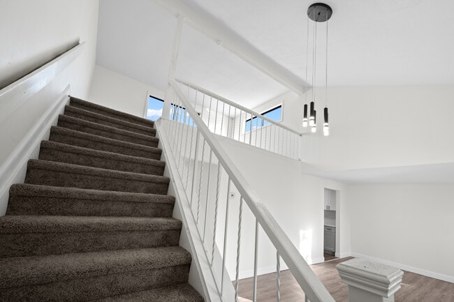 140 Silver Ln