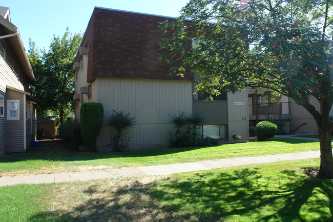 University Area Housing in Spokane, WA - Building Photo - Building Photo