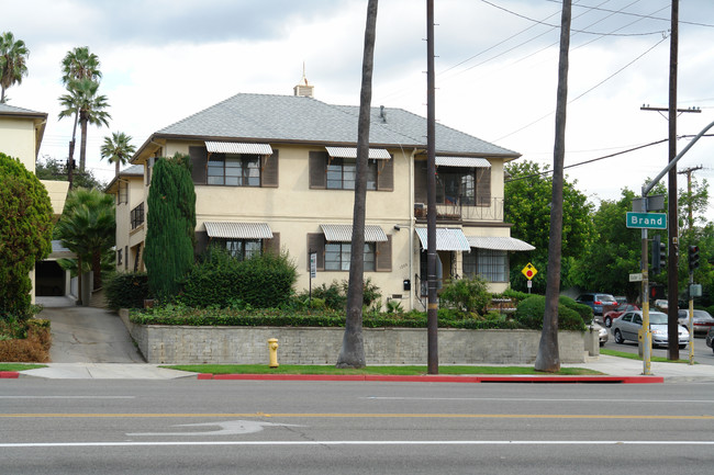 1200 N Brand Blvd in Glendale, CA - Building Photo - Building Photo