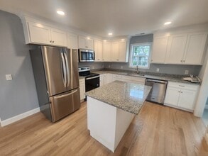 117 North St in Danbury, CT - Building Photo - Building Photo