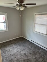 1654 Bluebird Dr, Unit A in Lowell, IN - Foto de edificio - Building Photo